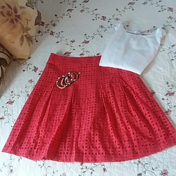 Garnet Hill Dresses & Skirts - Garnet Hill eyelet skirt so pretty 💗